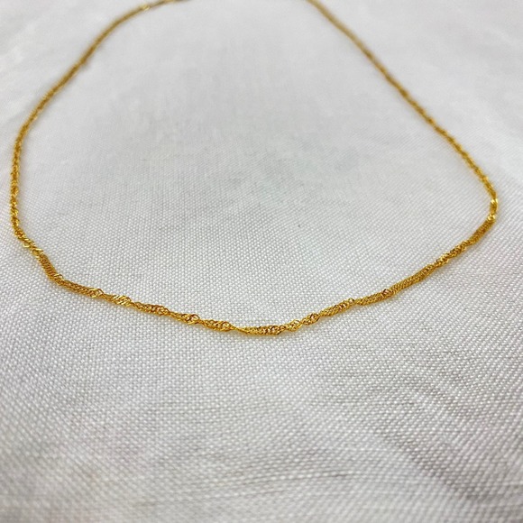 18K Yellow Gold Plated Stainless Steel Twisted Water Wave Chain Necklace - Picture 3 of 11